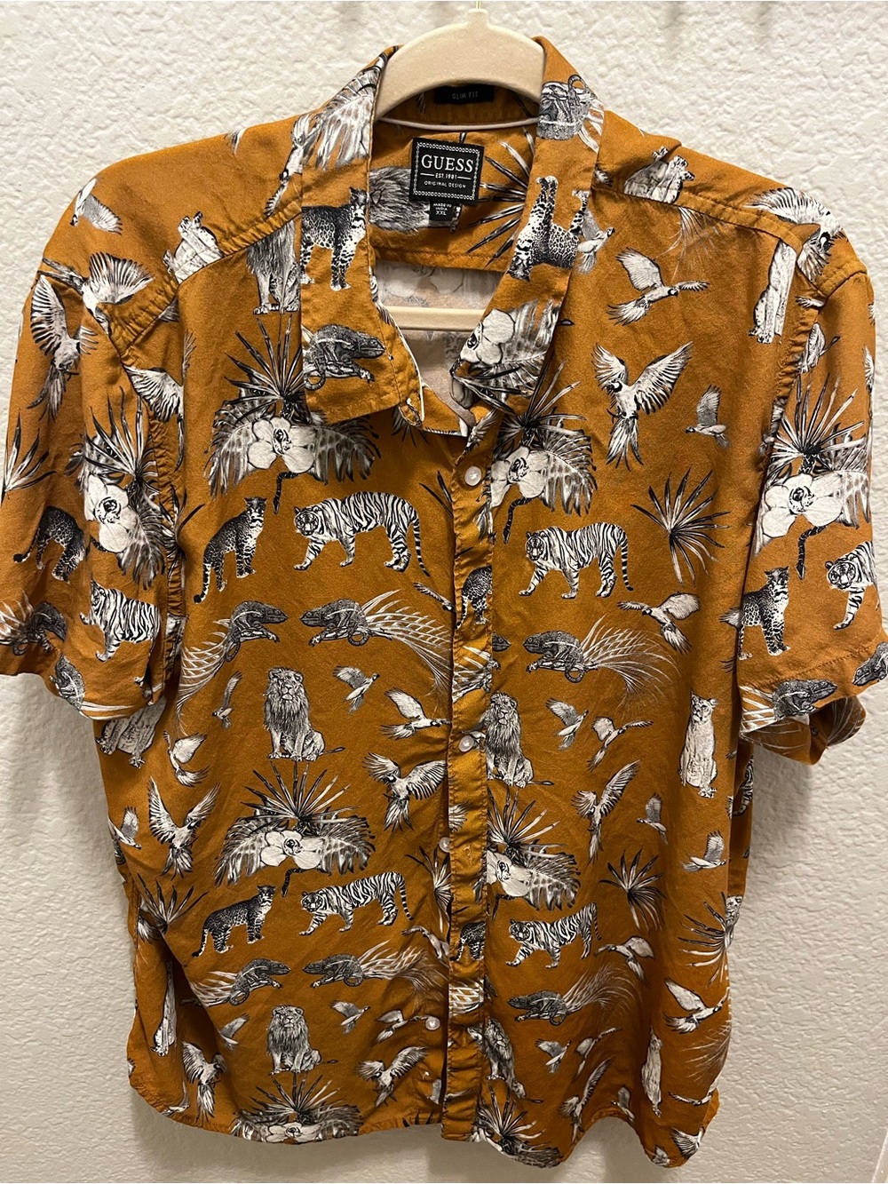 GUESS Mens XXL Slim Fit Mustard Animal Safari Print Short Sleeve Button Up